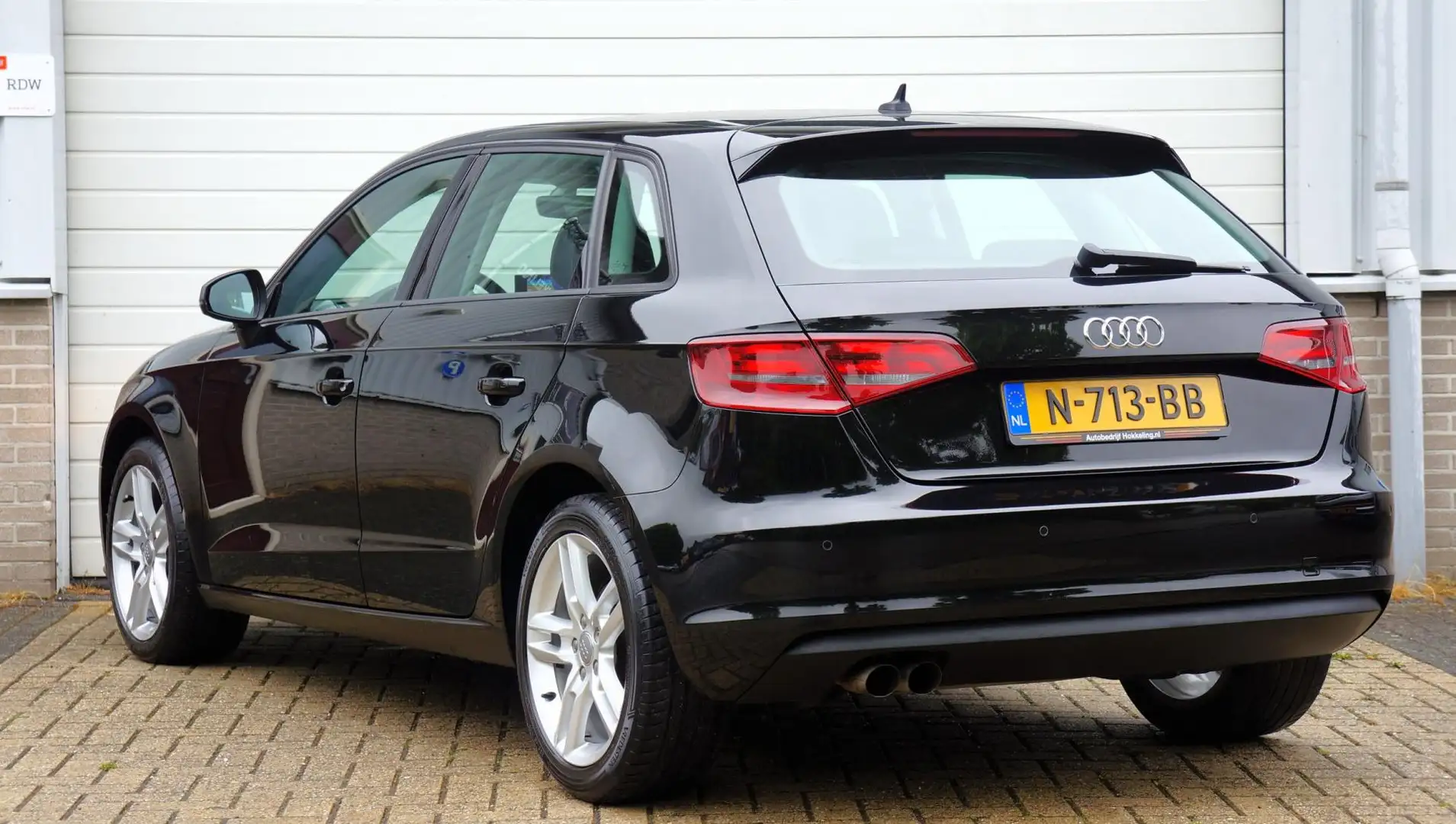 Audi A3 Sportback 1.4 TFSI Ambiente Pro Line plus; Leder+S Negro - 2