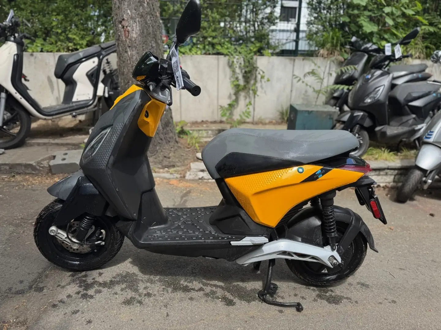 Piaggio 1+ e-Roller 45 Kmh Akku Mobil bis zu 100 KM Grigio - 2
