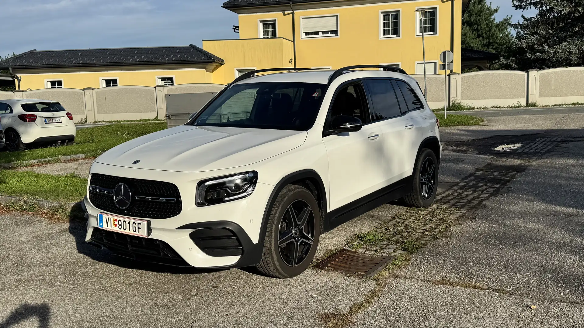 Mercedes-Benz GLB 220 d Aut. AMG Line Weiß - 1