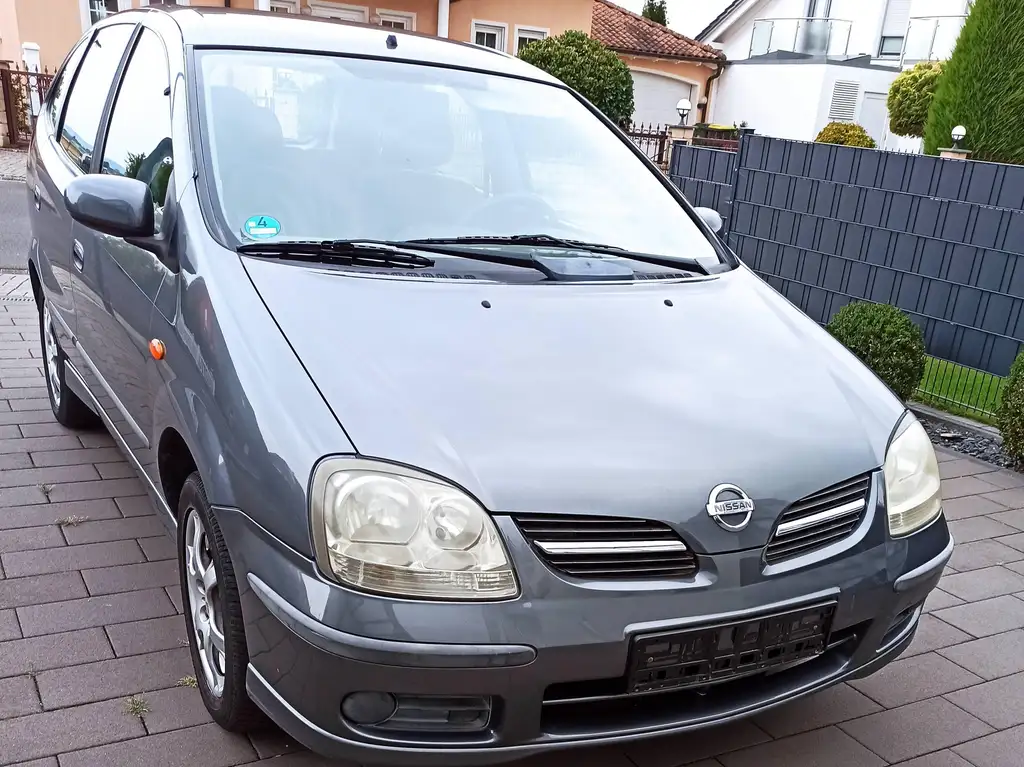 Nissan Almera Tino 2004 из Европы — купить под ключ