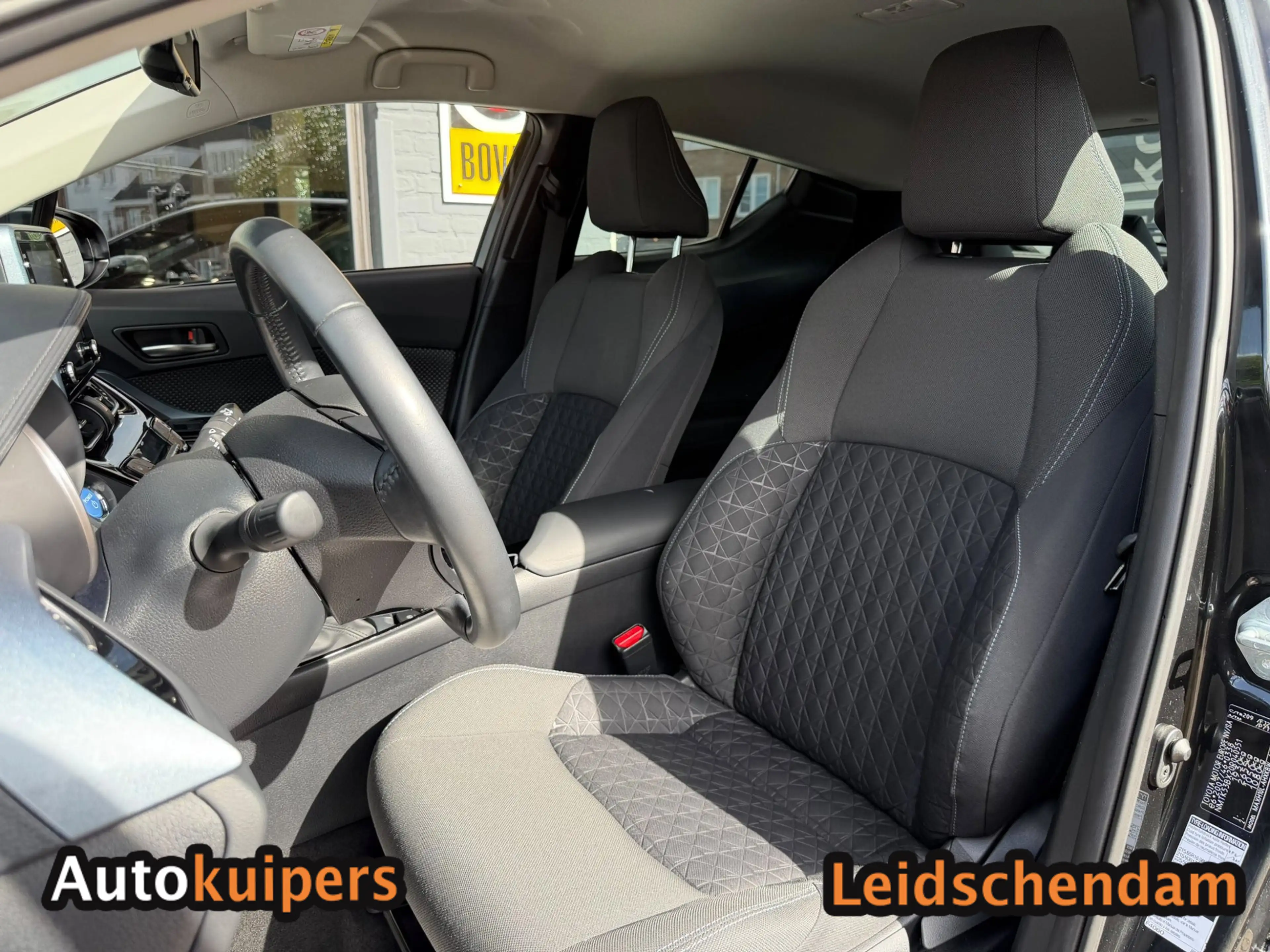 Toyota C-HR 2.0 Hybrid Dynamic - Incl. 12 maanden BOVAG - Rijk — photo 16