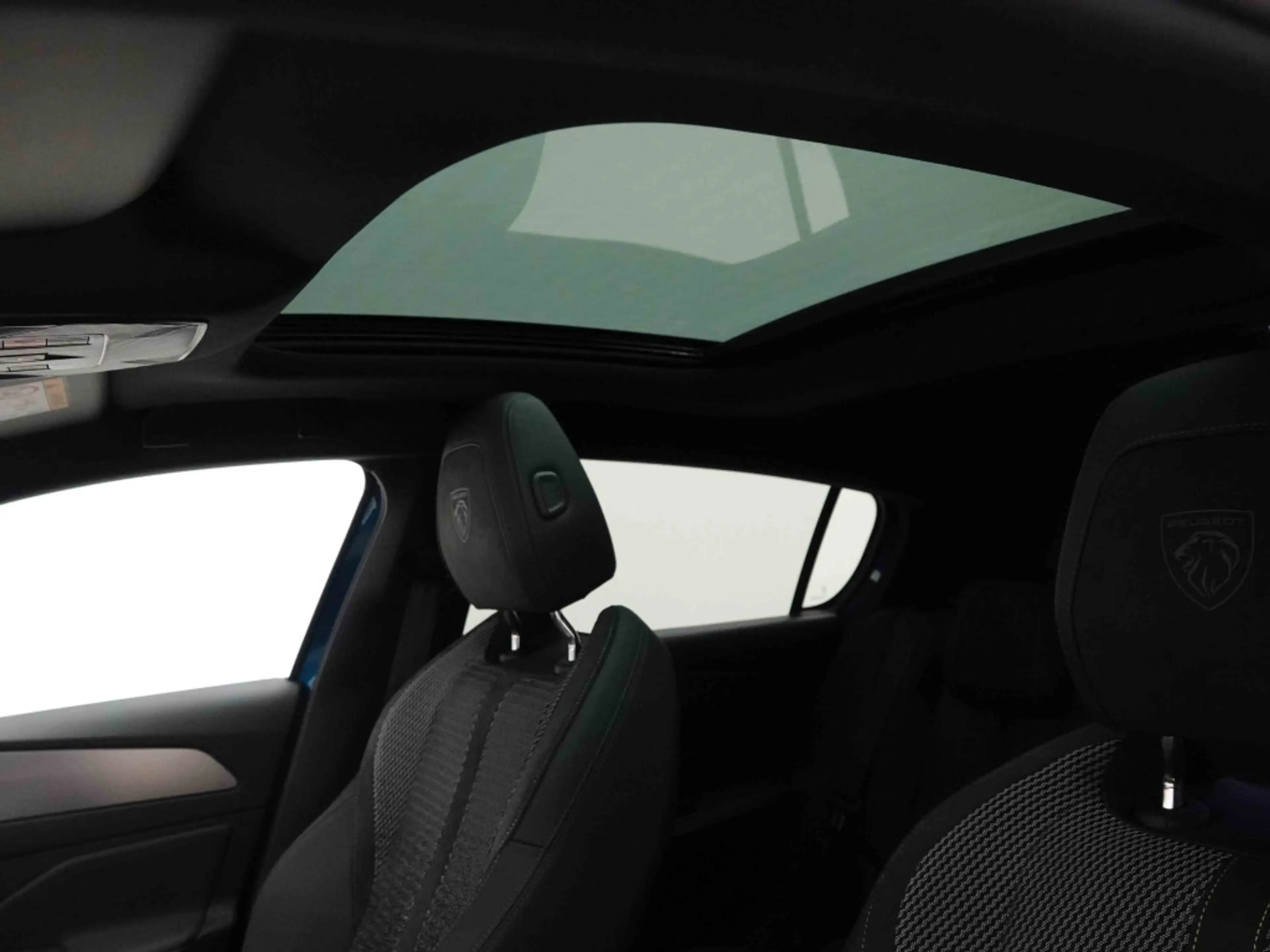 Peugeot 308 Hybrid 145 AUT GT Line | GPS | 360Cam | Heated Seats | Led Lights — photo 10