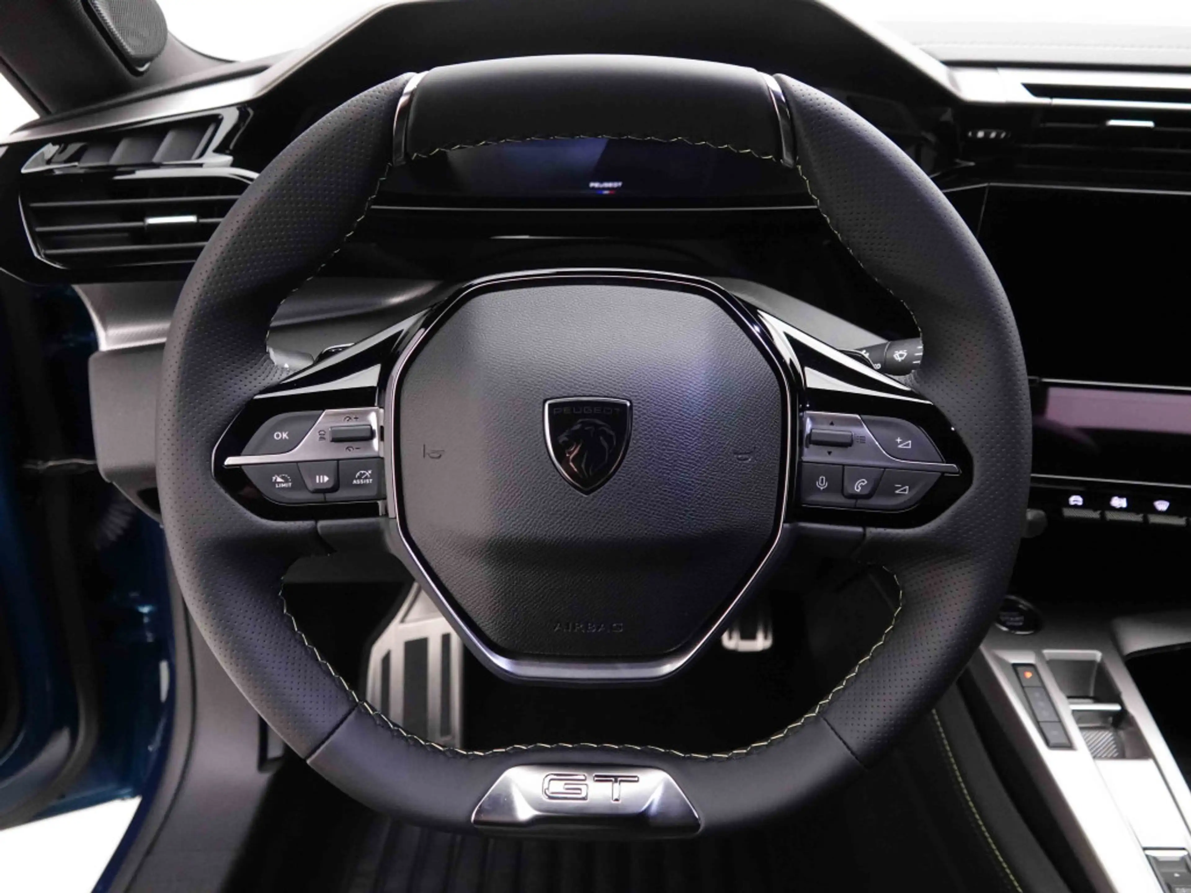 Peugeot 308 Hybrid 145 AUT GT Line | GPS | 360Cam | Heated Seats | Led Lights — photo 9