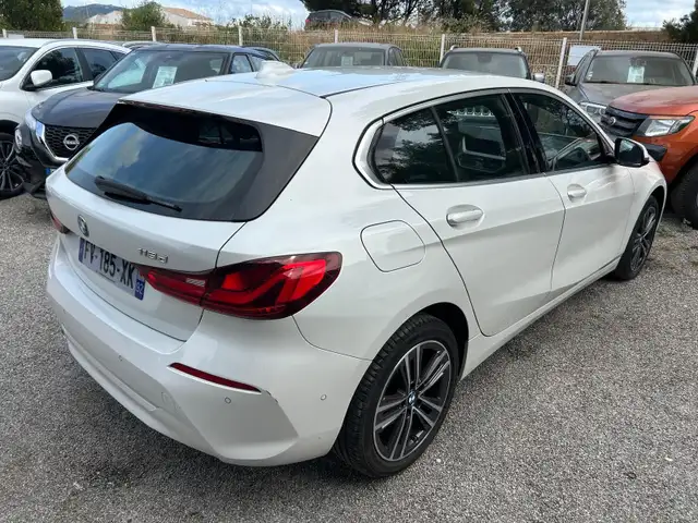BMW 1 Series view 2