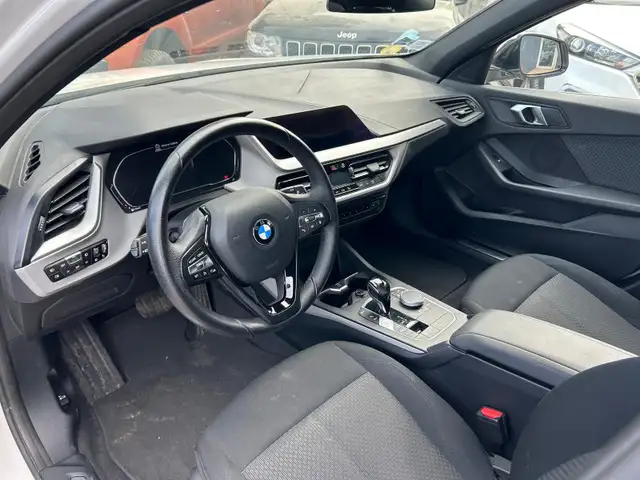 BMW 1 Series view 6