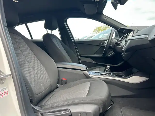 BMW 1 Series view 7