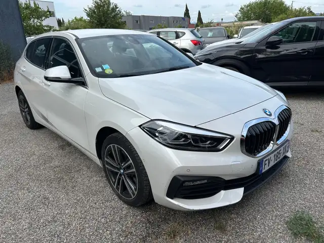 BMW 1 Series view 3