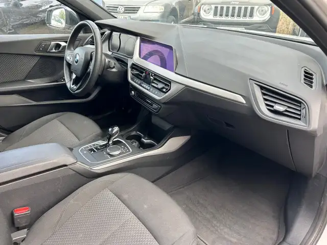 BMW 1 Series view 8