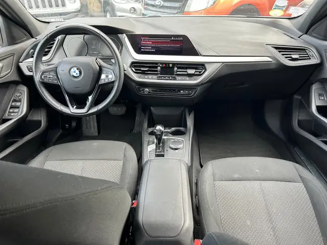 BMW 1 Series view 4
