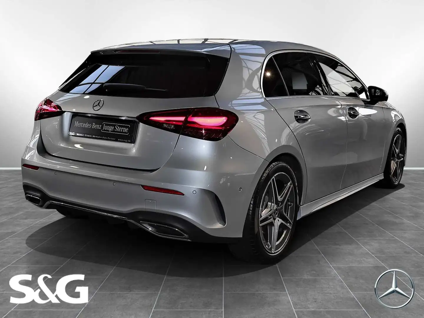 Mercedes-Benz A 200 AMG PANORAMA+360°+TOTWINKEL+MBUX+LED+18" Silber - 2