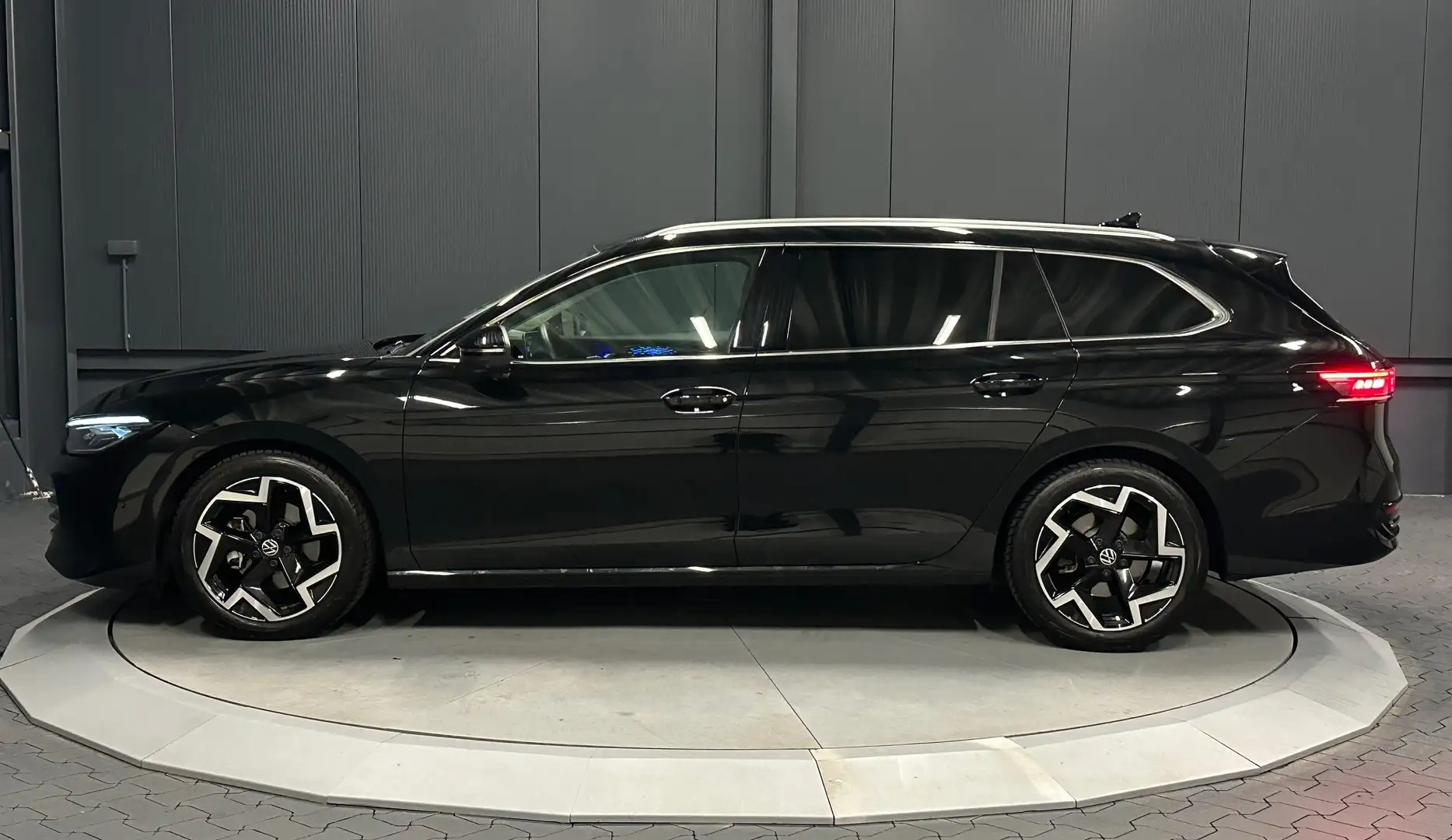 Volkswagen Passat Variant 2.0 TDI Elegance*Sport-Paket*AHK*Top View*Massage* Noir - 2