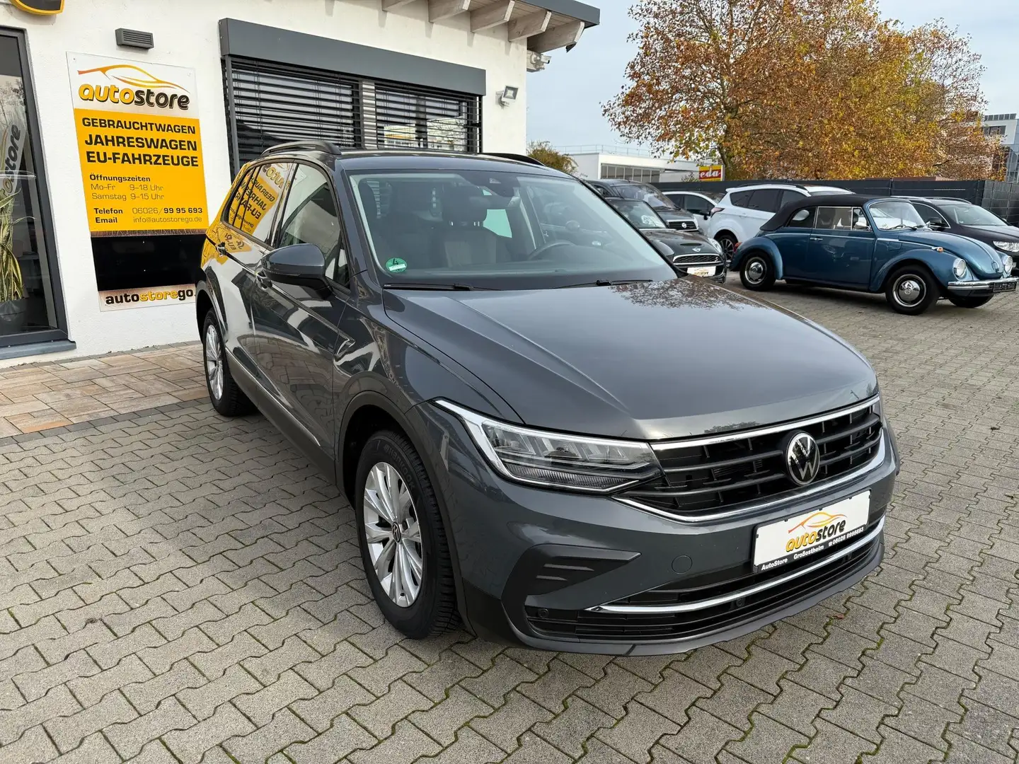 Volkswagen Tiguan Life eHybrid 180 kW (245 PS), Automatik, Fronta... Grigio - 2