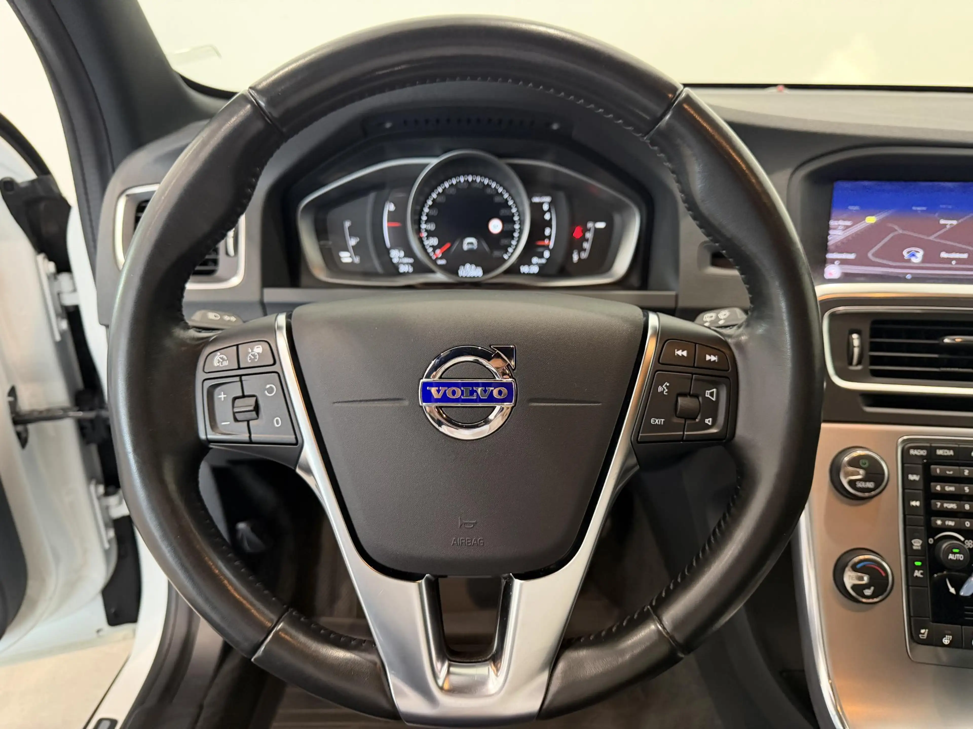 Volvo V60 1.5 T3 Summum | Trekhaak | Leder | Stoel- & Stuurv — photo 26