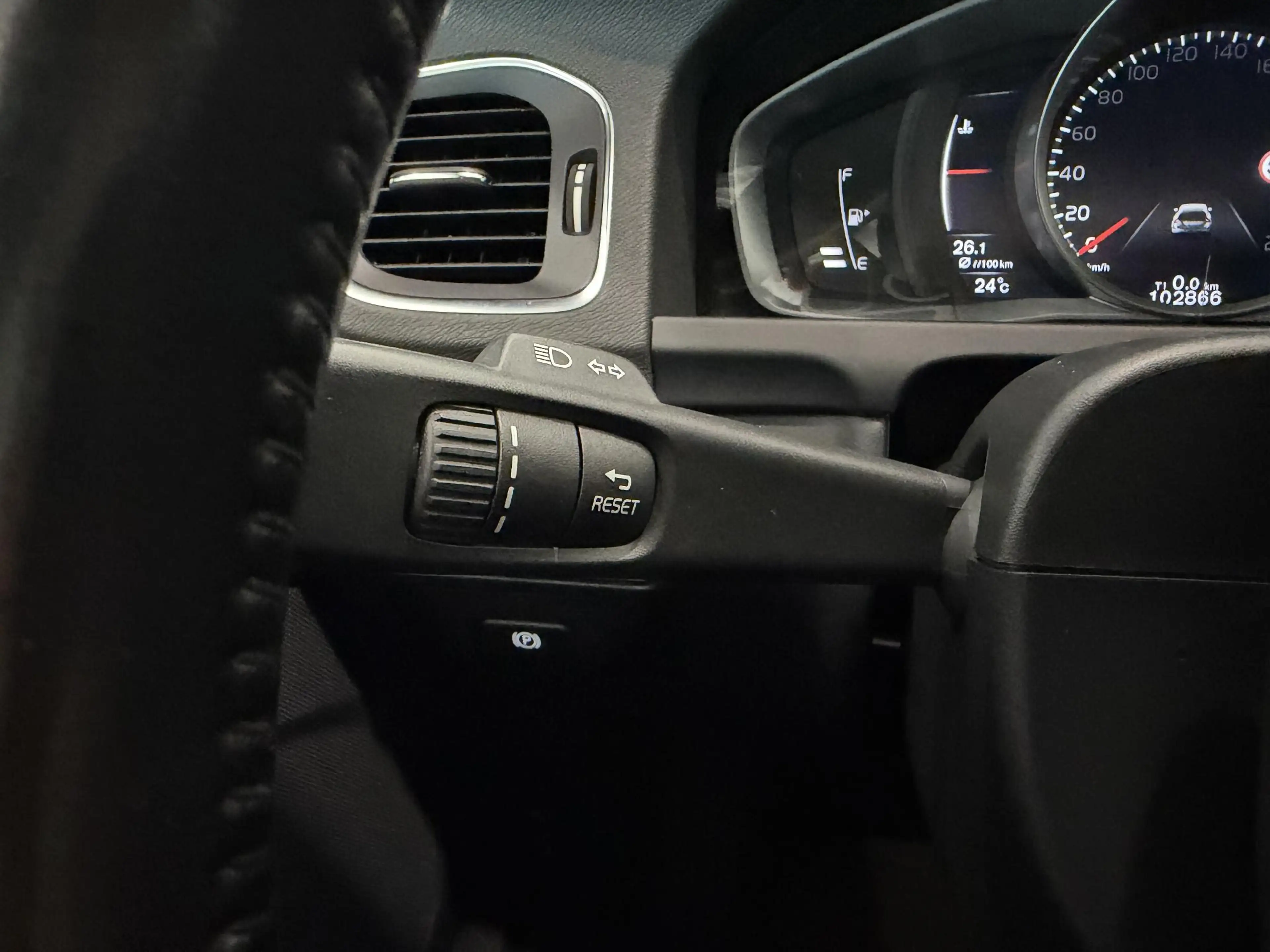 Volvo V60 1.5 T3 Summum | Trekhaak | Leder | Stoel- & Stuurv — photo 28