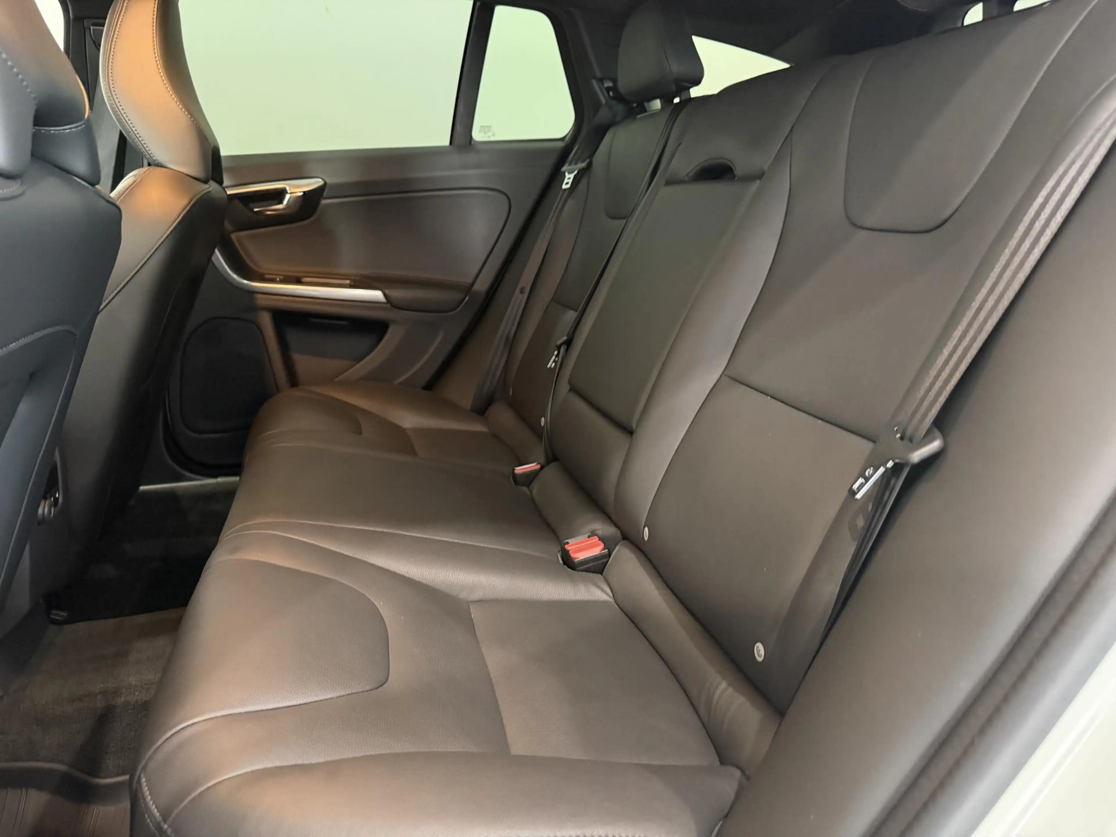 Volvo V60 1.5 T3 Summum | Trekhaak | Leder | Stoel- & Stuurv — photo 8