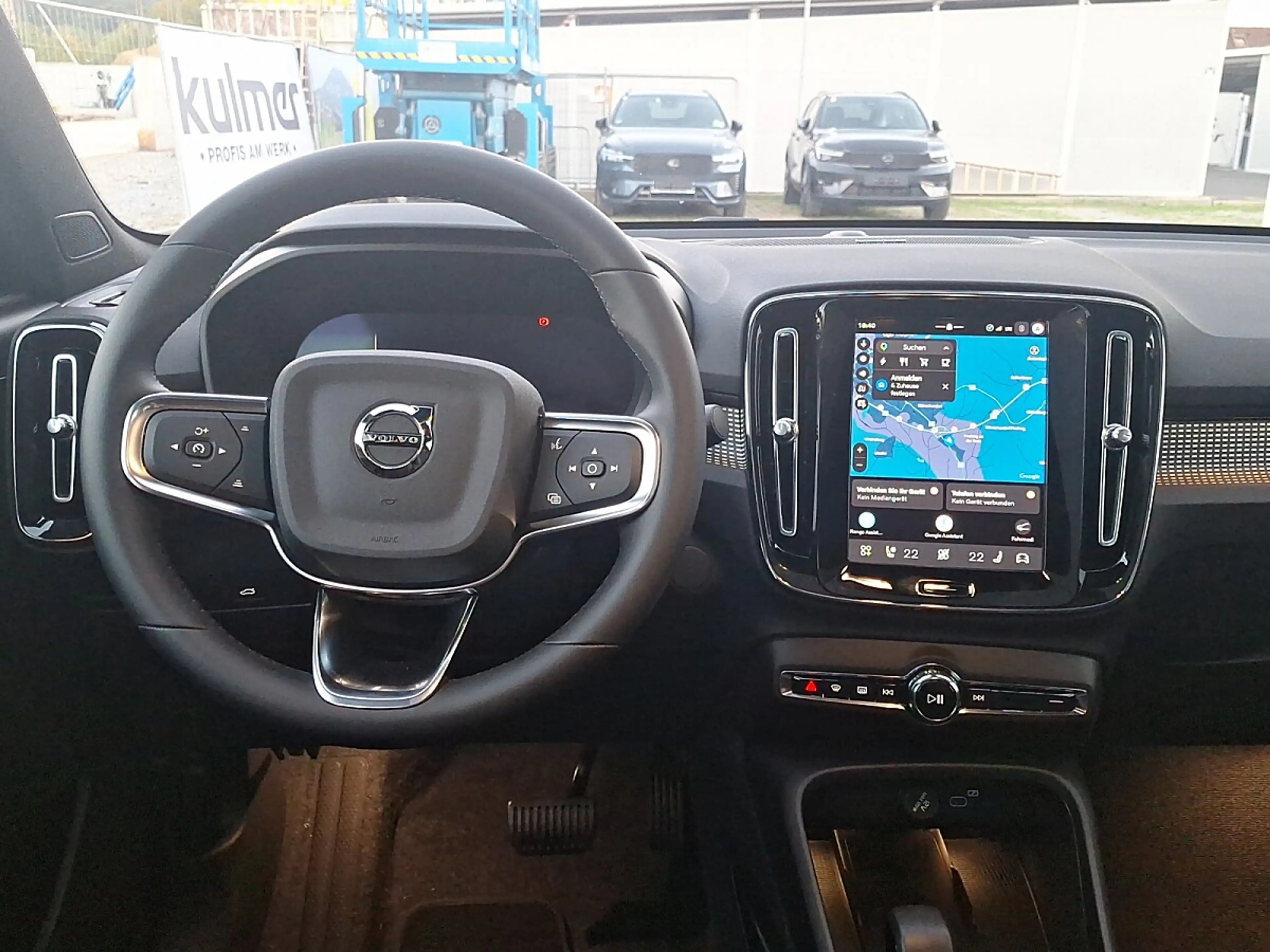 Volvo EC40 Twin Motor 82kWh Plus AWD — photo 8