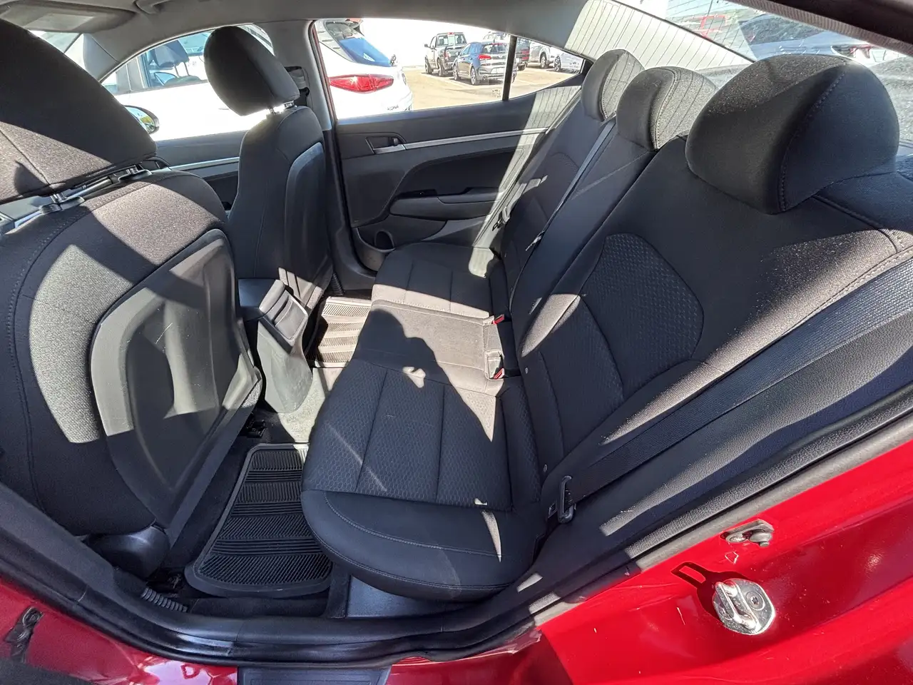 Hyundai ELANTRA снимка Hyundai ELANTRA