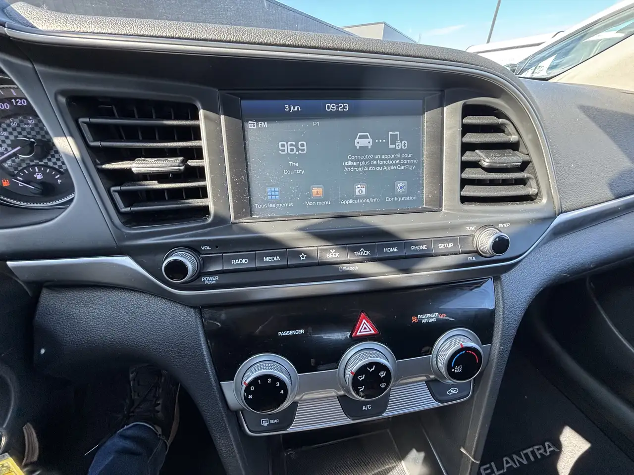 Hyundai ELANTRA снимка Hyundai ELANTRA