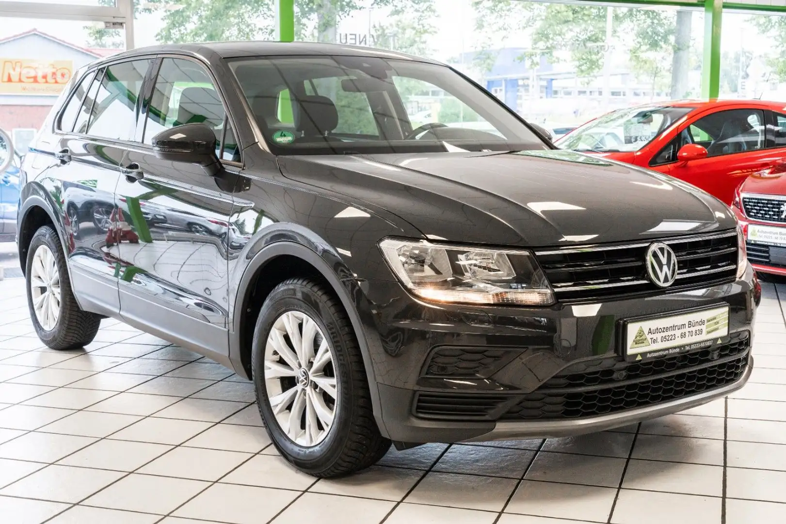 Volkswagen Tiguan 4Motion 1.4 Benzin Automatik AHK Navi PDC Grau - 2