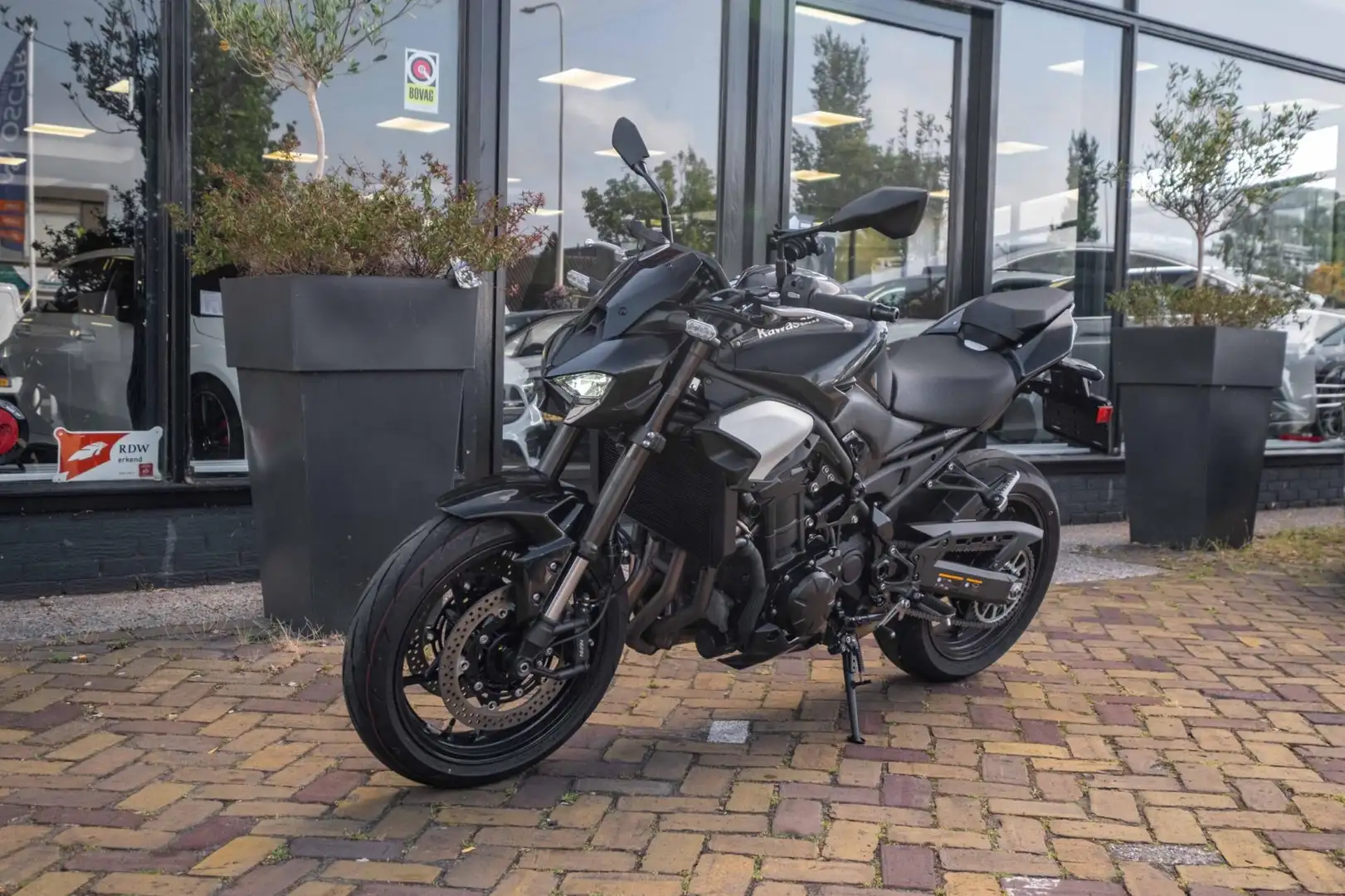 Kawasaki Z 900 Naked | AKRA | Stuurverwarming | BJ 2025 Black - 2