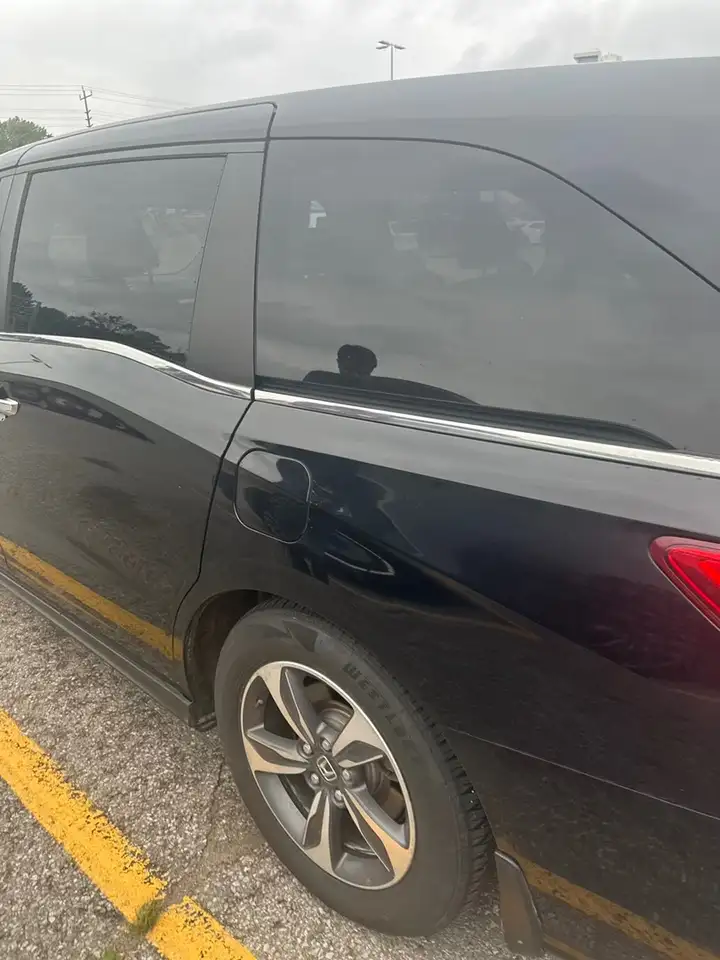 Honda Odyssey снимка Honda Odyssey