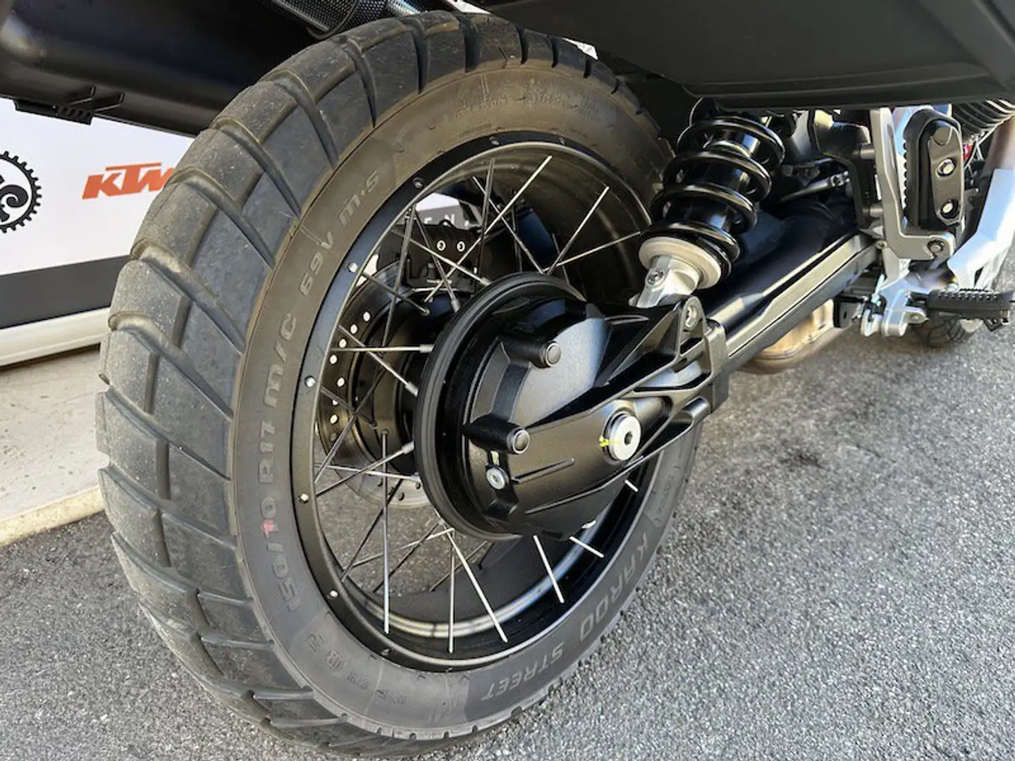 Moto Guzzi V 85 - 2