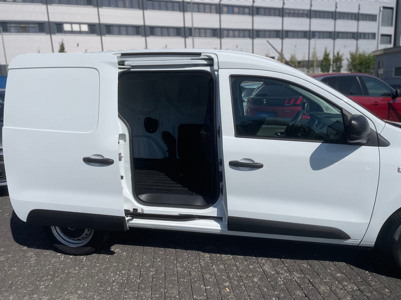 Renault Express Renault Express/ Nur 58.200 KM gelaufen/ 1. Hand/ Apple CarPlay/ Einparkhilfe hinten — photo 5