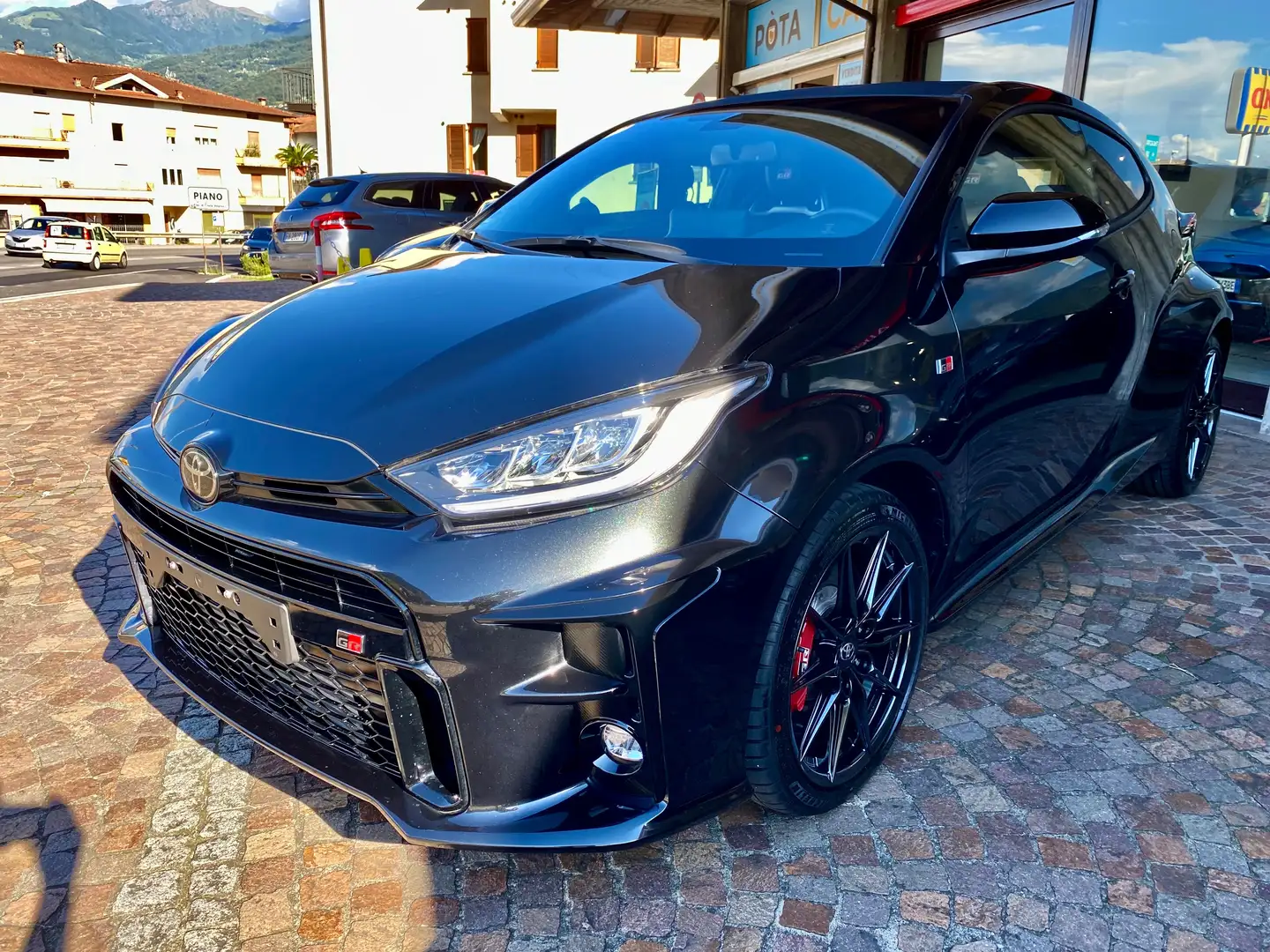 Toyota Yaris GR Yaris 1.6 Circuit CIRCUIT PERFORMANCE Schwarz - 1