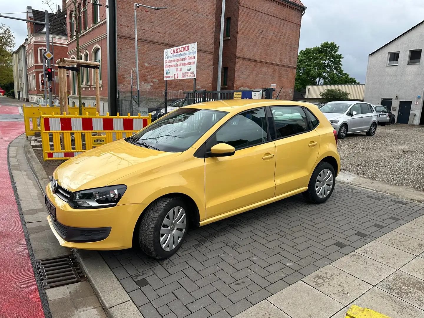 Volkswagen Polo Comfortline Yellow - 2