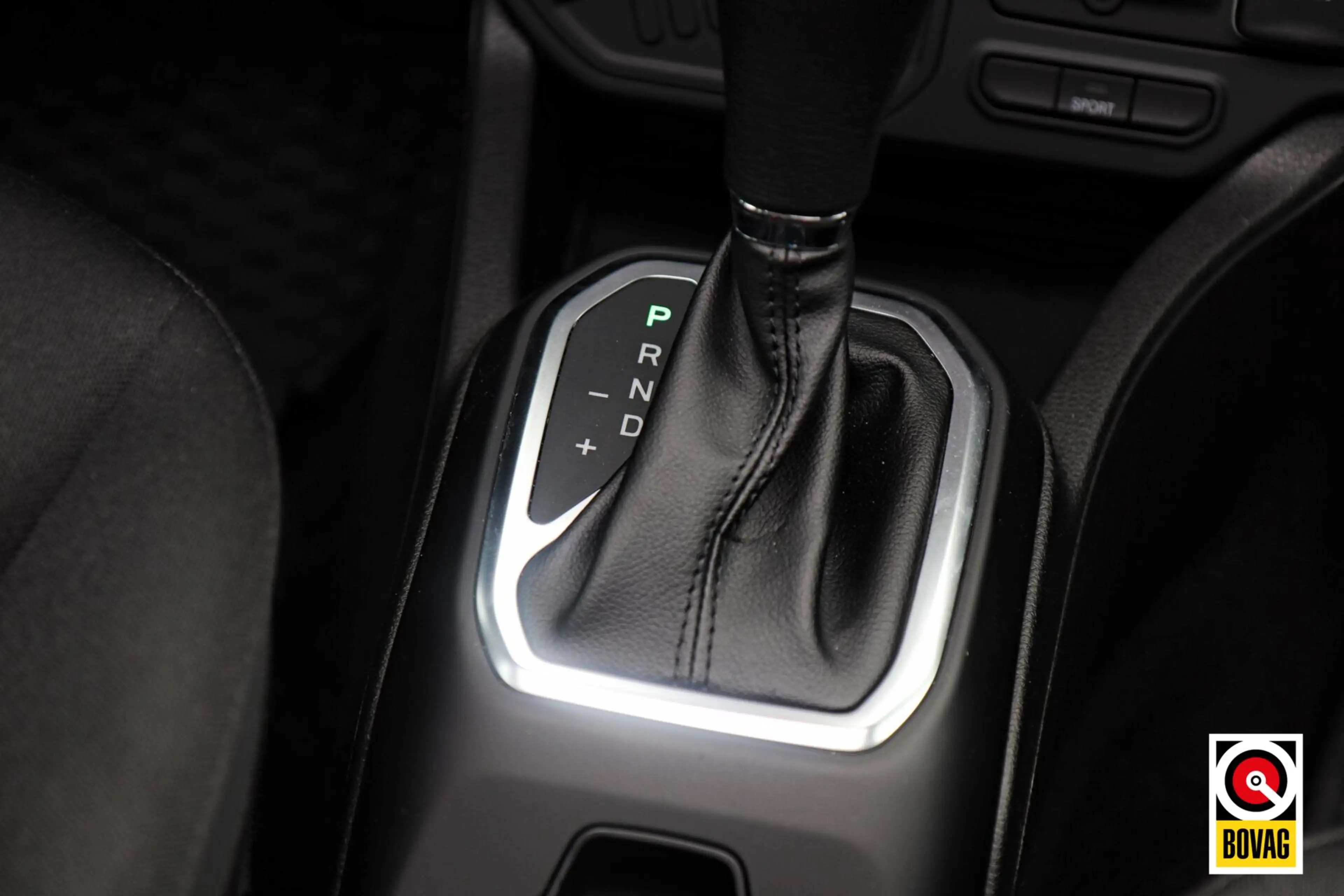 Jeep Renegade 1.3T Limited |LED|PANO|CARPLAY|CAMERA|KEYLESS|STOE — photo 21