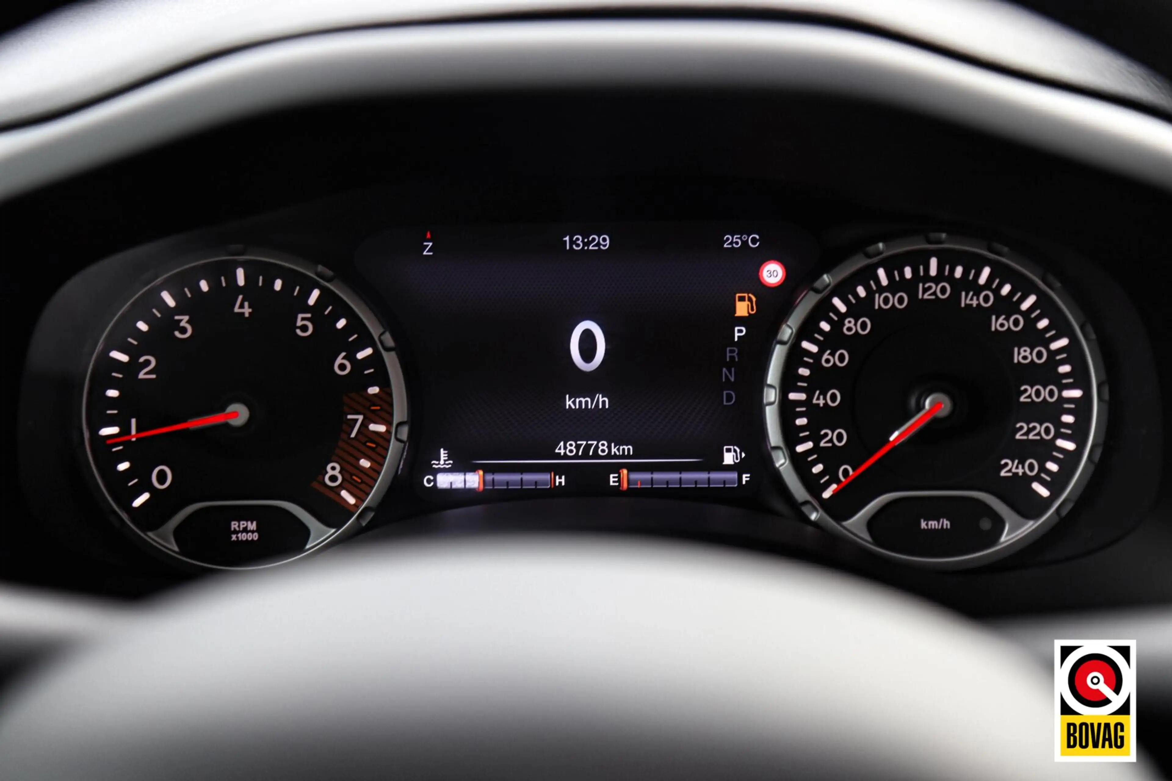 Jeep Renegade 1.3T Limited |LED|PANO|CARPLAY|CAMERA|KEYLESS|STOE — photo 14