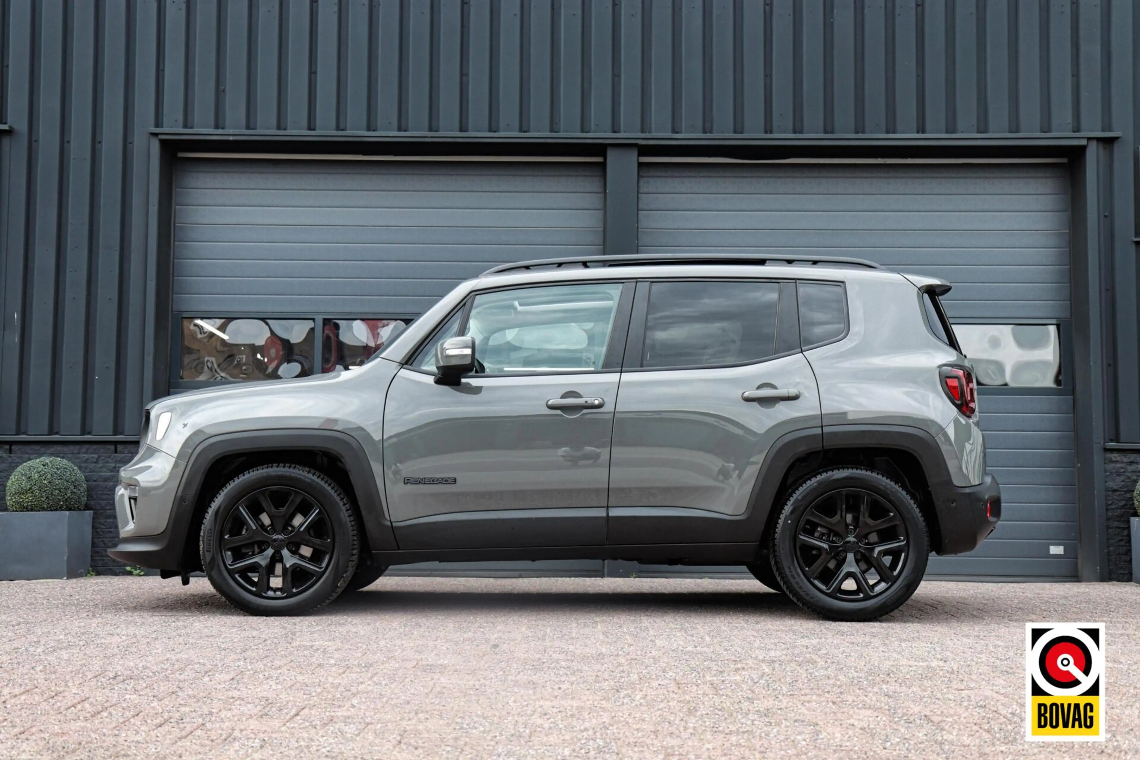 Jeep Renegade 1.3T Limited |LED|PANO|CARPLAY|CAMERA|KEYLESS|STOE — photo 2