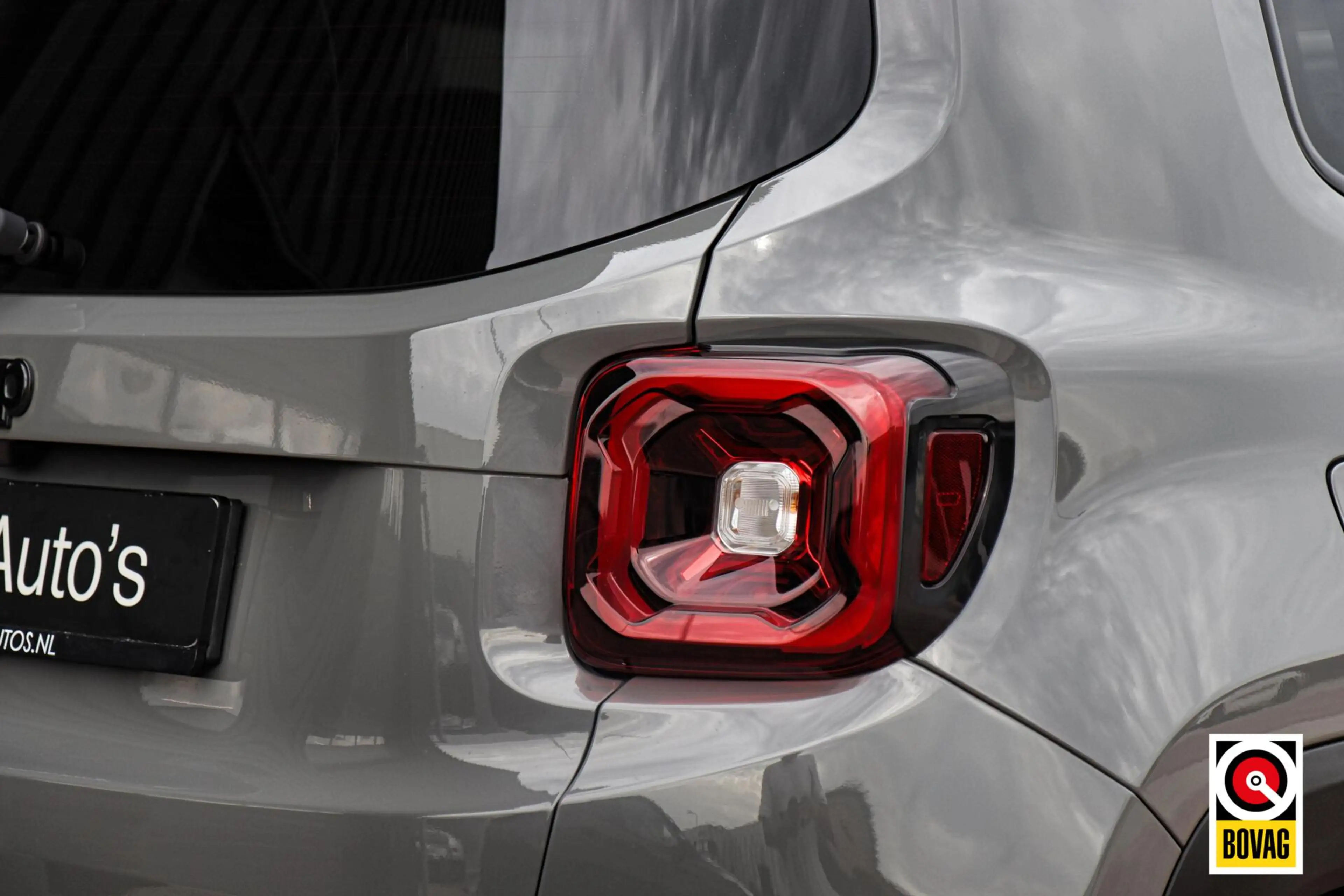 Jeep Renegade 1.3T Limited |LED|PANO|CARPLAY|CAMERA|KEYLESS|STOE — photo 16