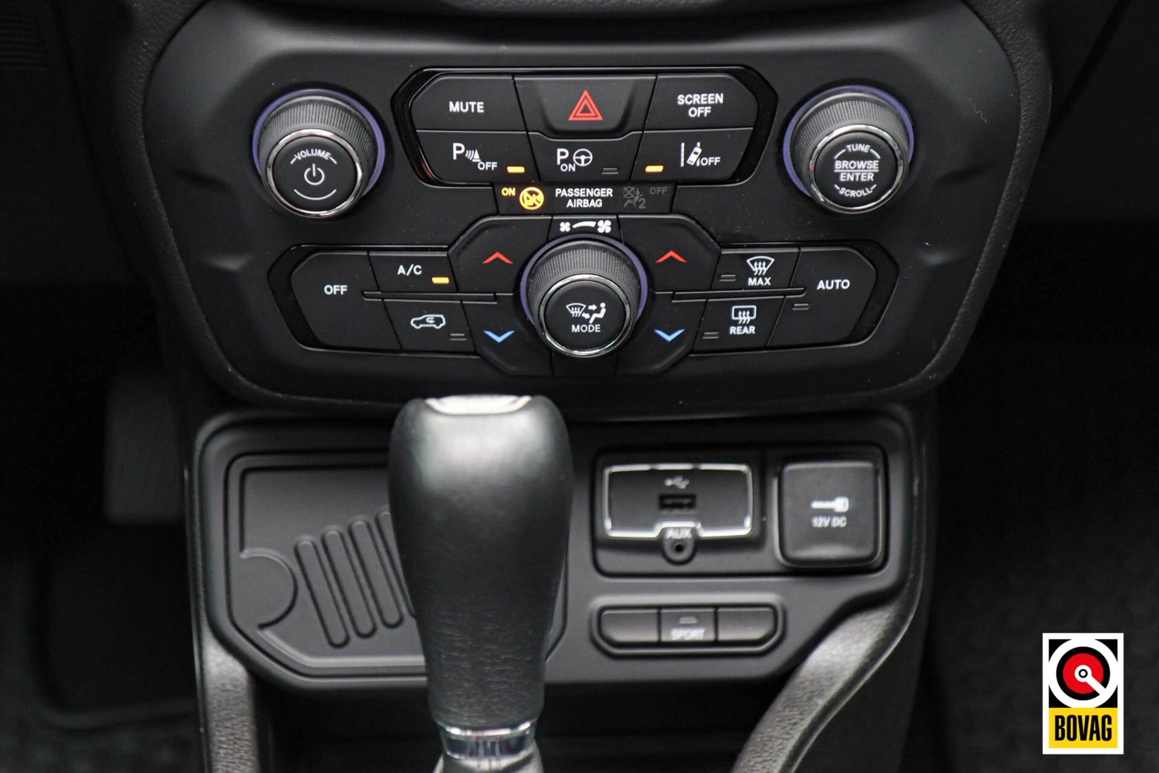 Jeep Renegade 1.3T Limited |LED|PANO|CARPLAY|CAMERA|KEYLESS|STOE — photo 15