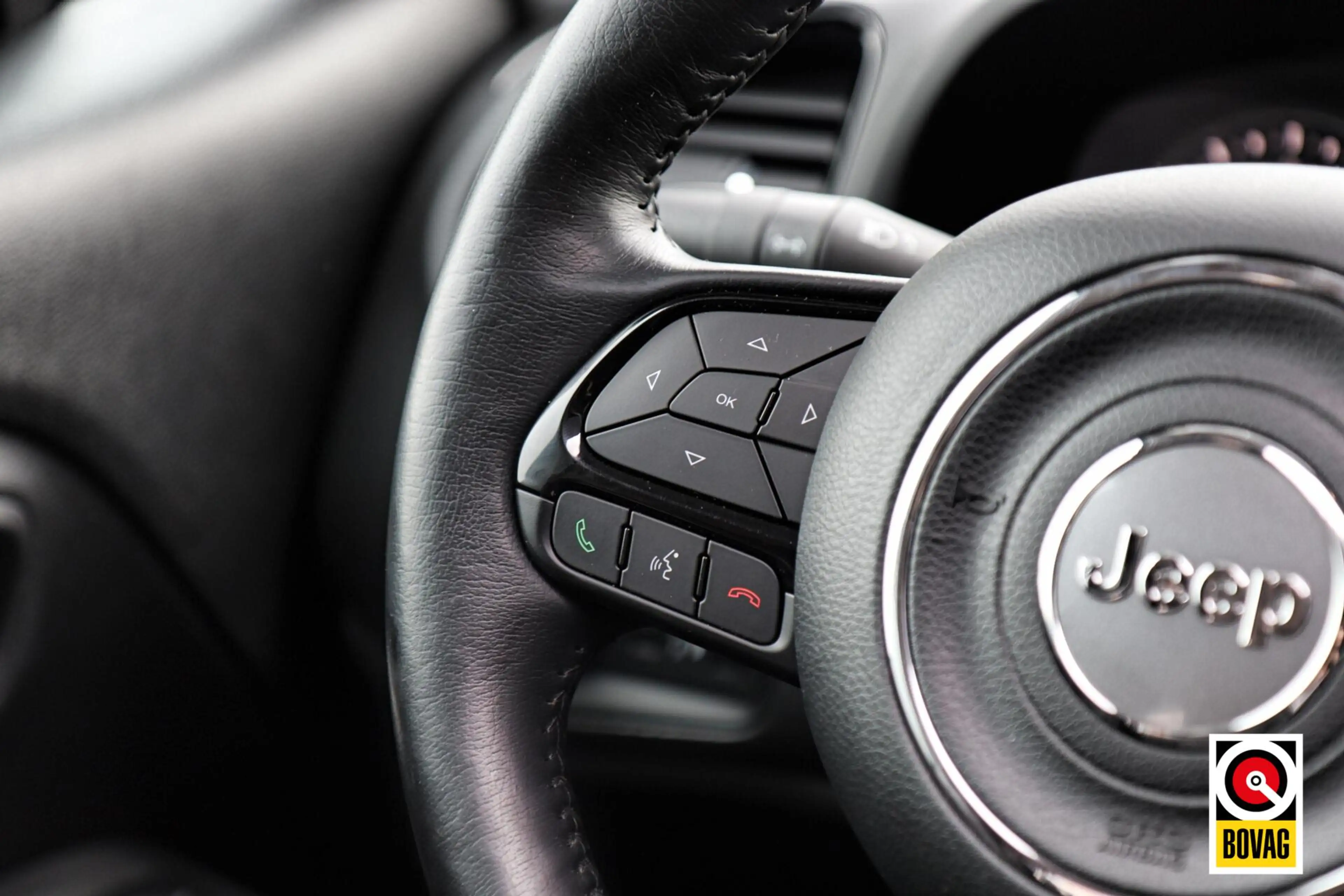 Jeep Renegade 1.3T Limited |LED|PANO|CARPLAY|CAMERA|KEYLESS|STOE — photo 12