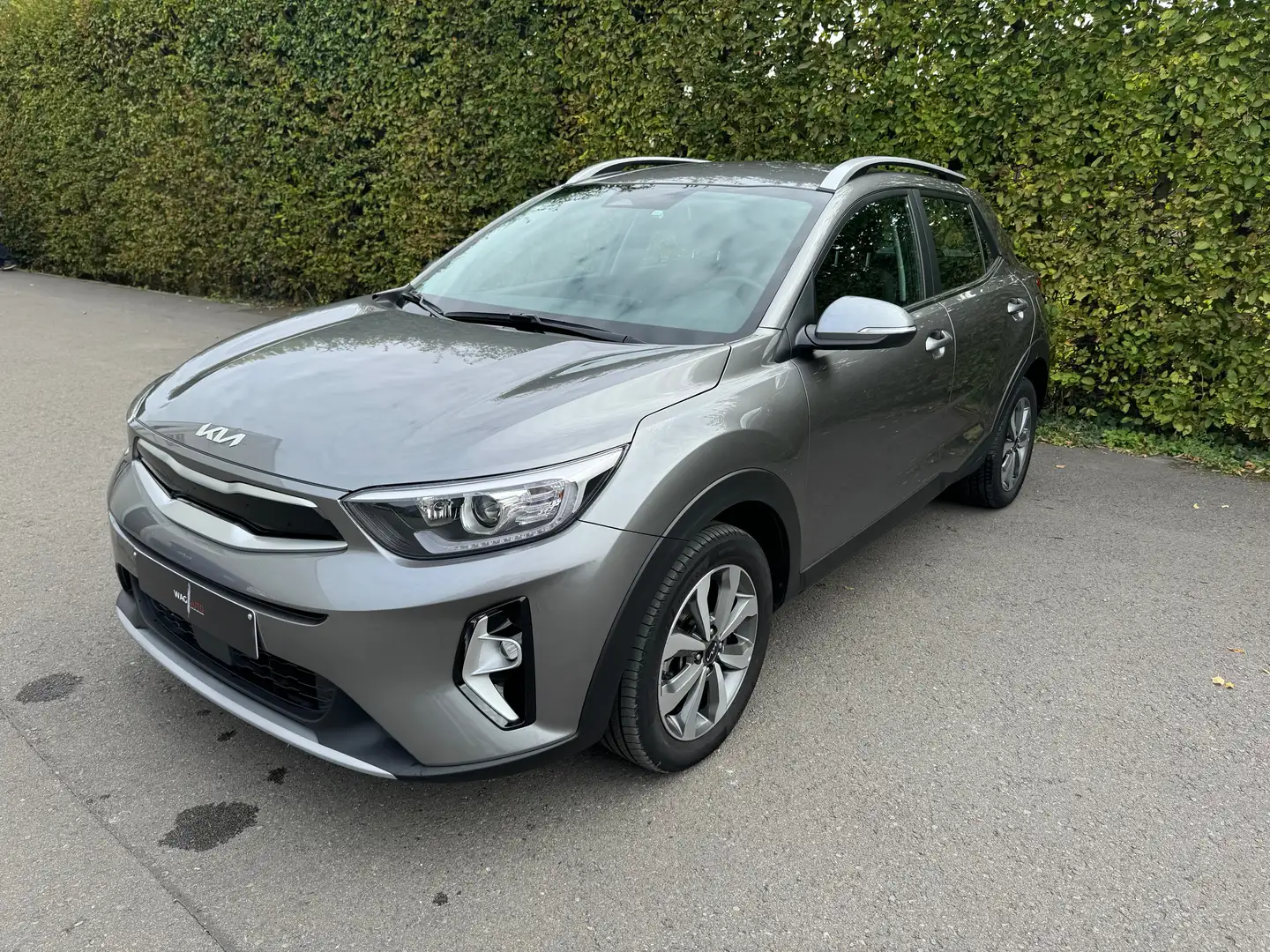 Kia Stonic Stonic 1.0 T ISG DCT / CARPLAY // CRUISE // CAM / Grau - 1