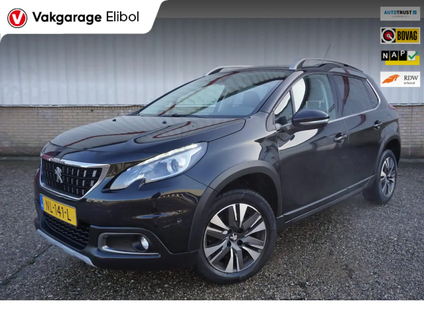 Peugeot 2008 1.2 PureTech Allure Schwarz - 1