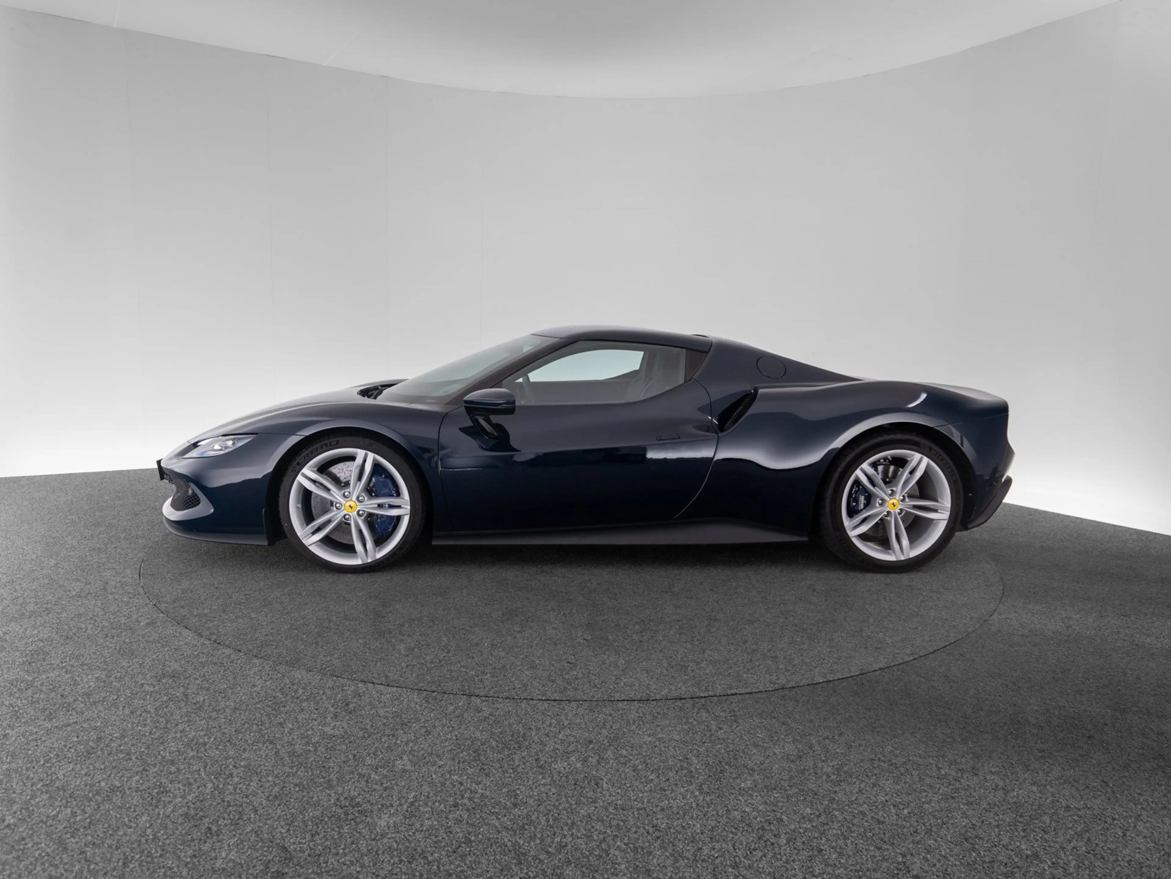 Ferrari 296 GTB — photo 2