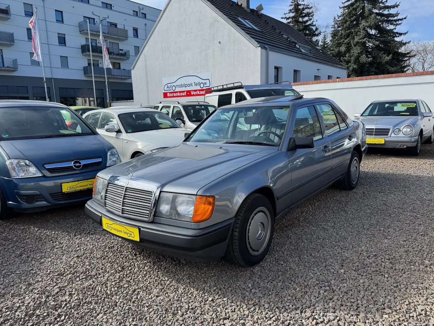 Mercedes-Benz E 230 W124 2. Hand *TOP Historie!* Gris - 1