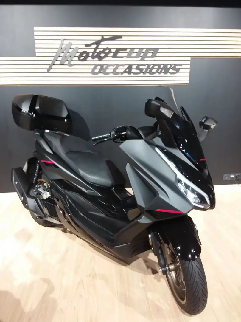 Honda Forza 125 Schwarz - 1