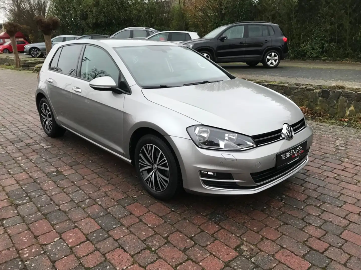 Volkswagen Golf VII Lim. Allstar BMT*Automatik*Sitzhz*EPH* Silber - 1