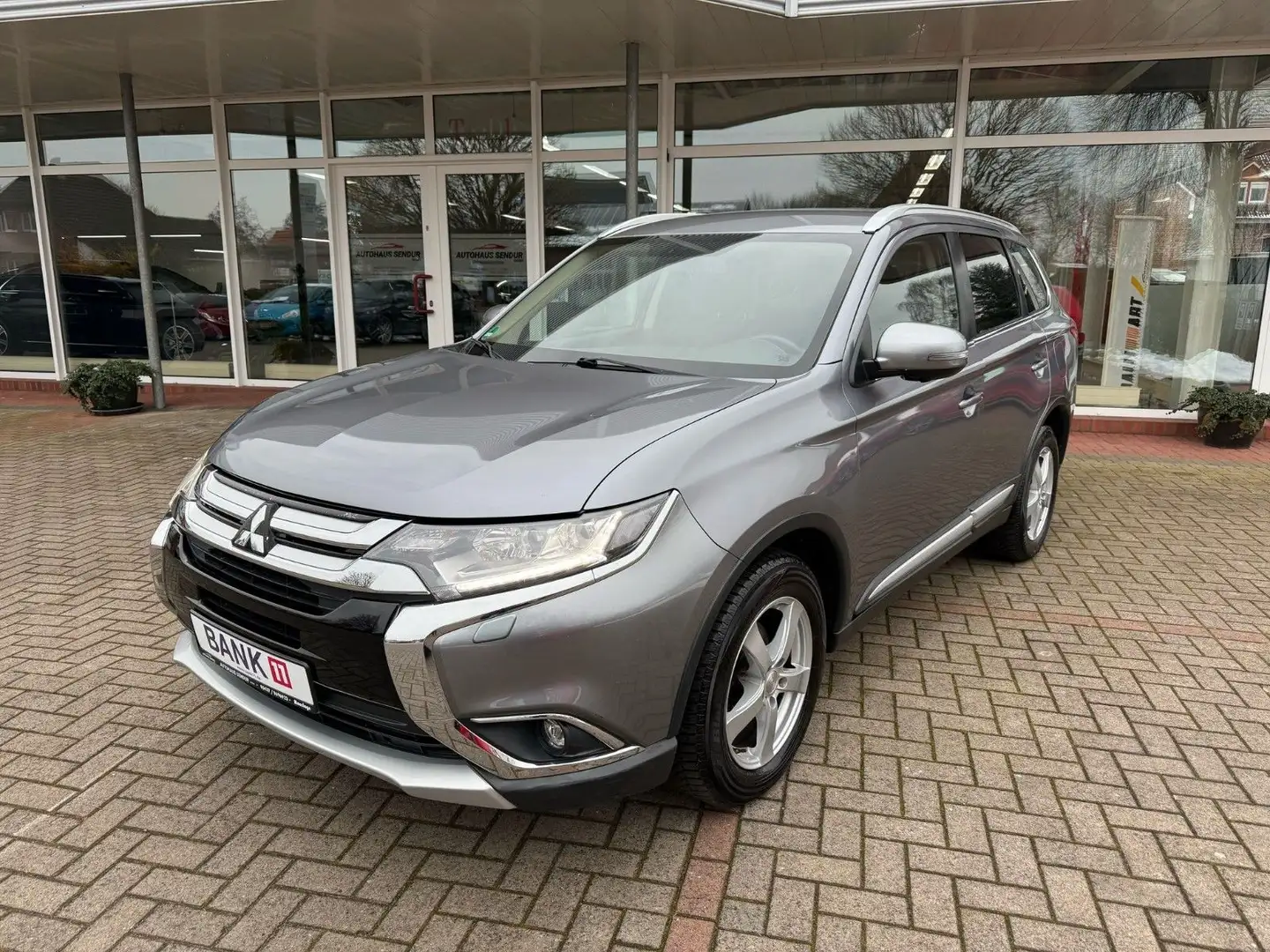 Mitsubishi Outlander Edition+ 4WD*SERVICE NEU*TOP*AUTOMATIK Grau - 2