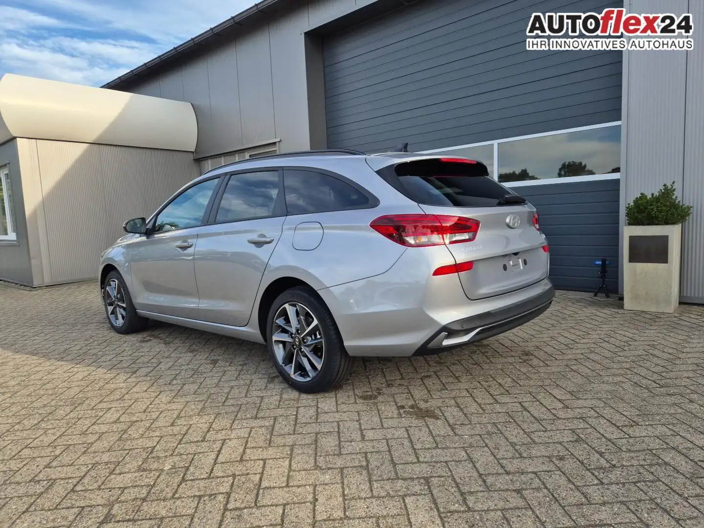 Hyundai i30 Kombi  1.5 T-GDI 95PS Sitzheizung Lenkradheizun... Argent - 2