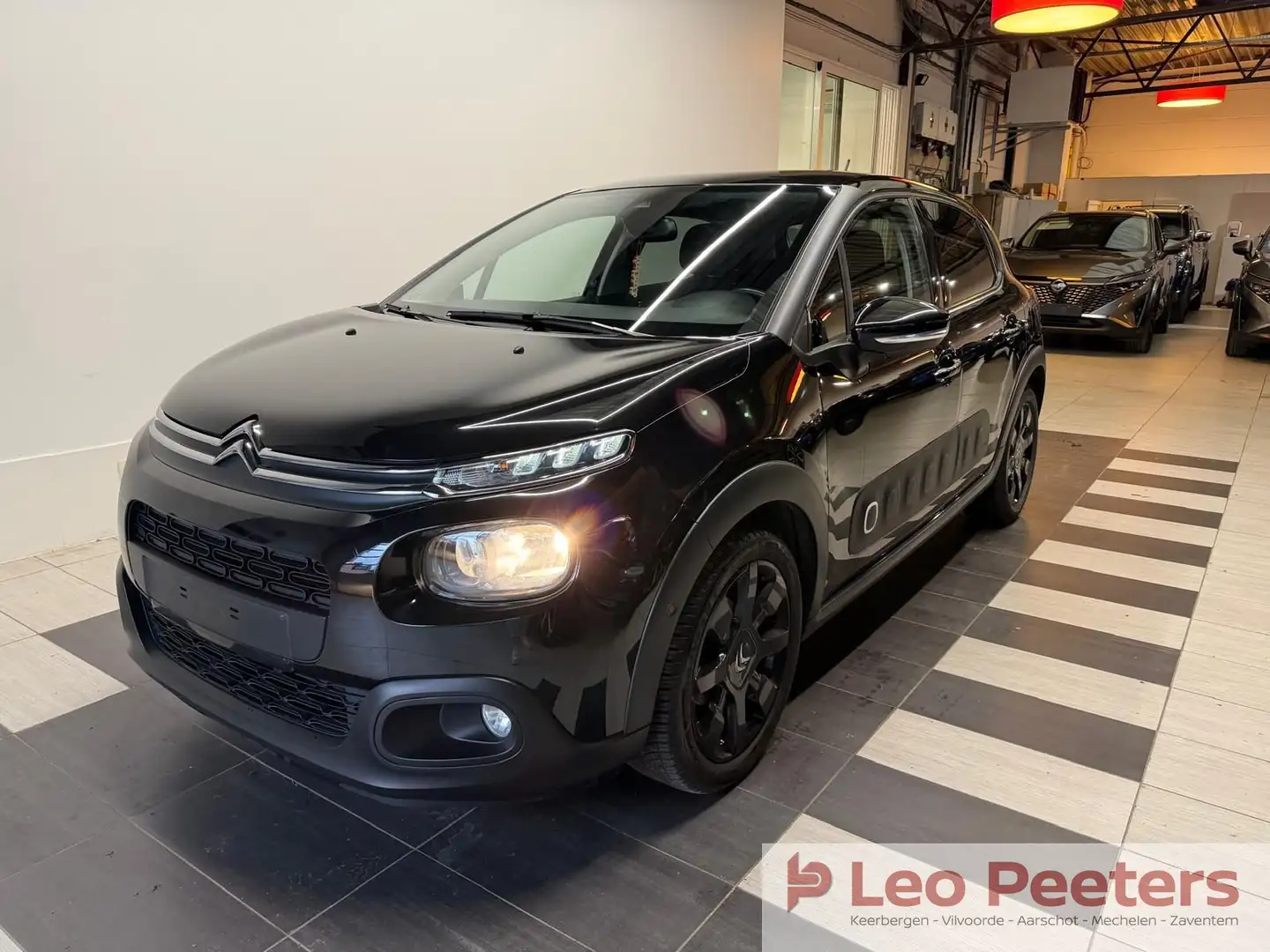 Citroen C3 Benzine Automaat 110Pk Full Option Schwarz - 1