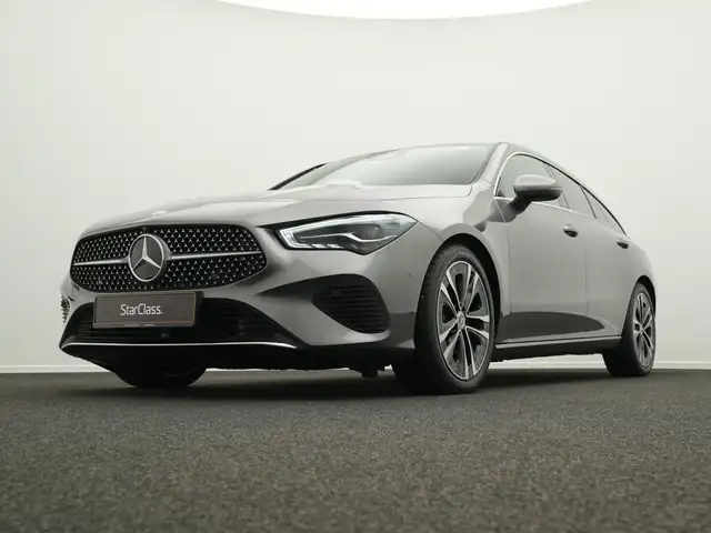 Mercedes-Benz Cla view 10