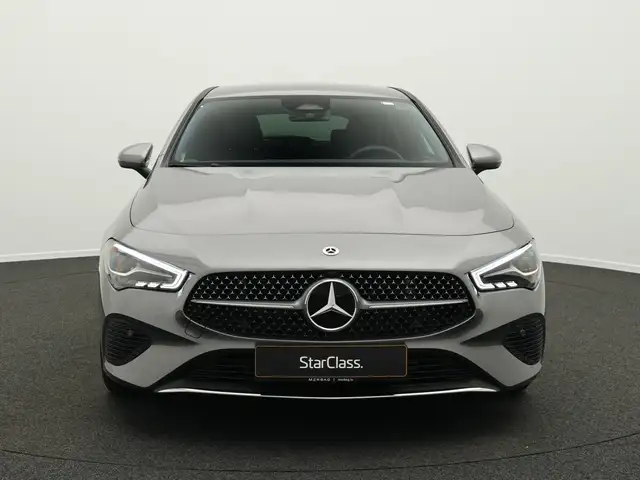Mercedes-Benz Cla view 2