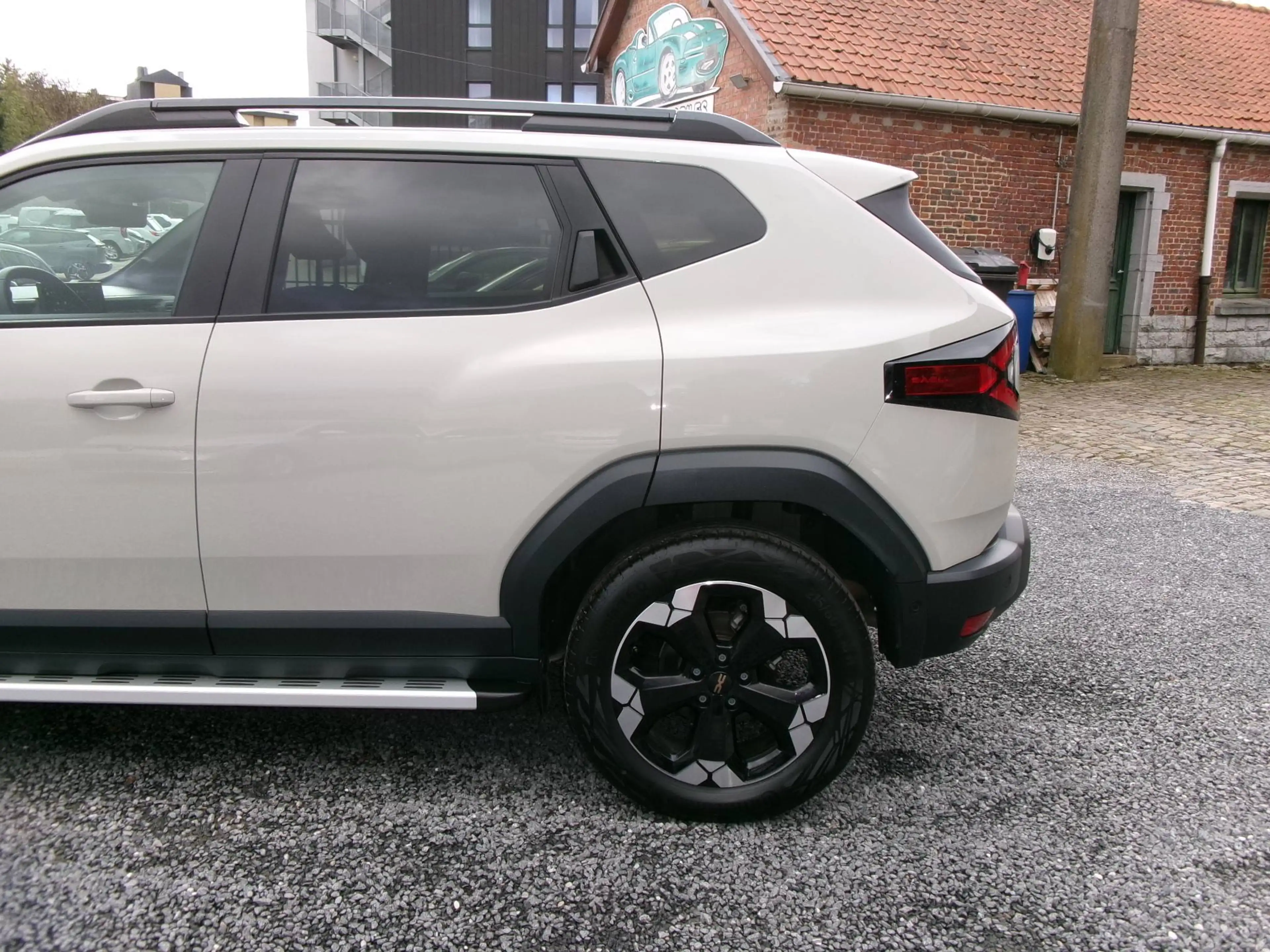 Dacia Duster EXTREME HYBRIDE 140. — photo 10