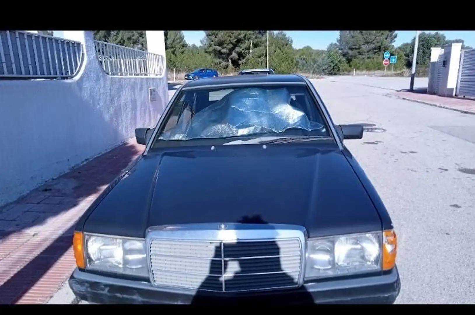 Mercedes-Benz 190 190E 2.3 - 1