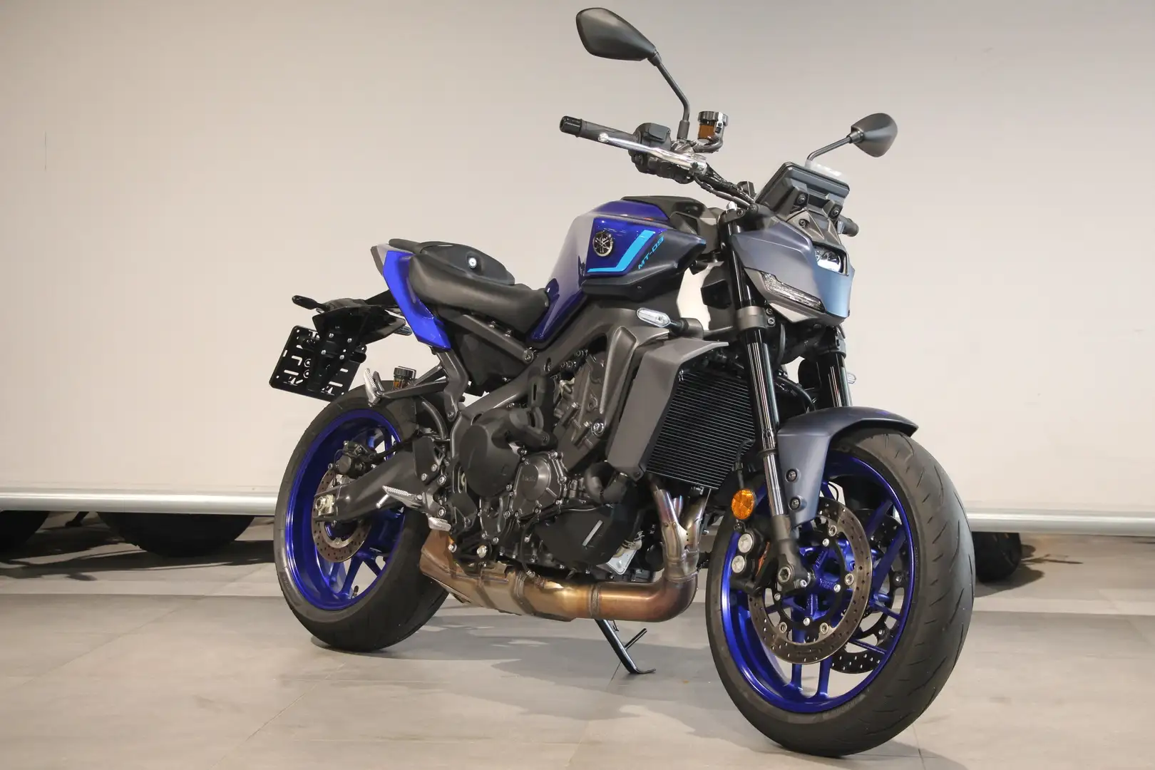 Yamaha MT-09 Y-AMT Kék - 2