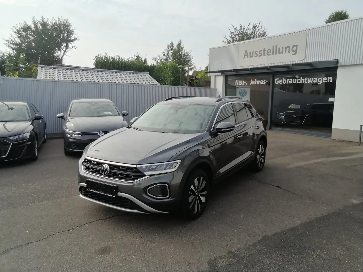 Volkswagen T-Roc 1,5 TSI DSG Move LED ACC LMF APP SHZ Sprachst. Gris - 2